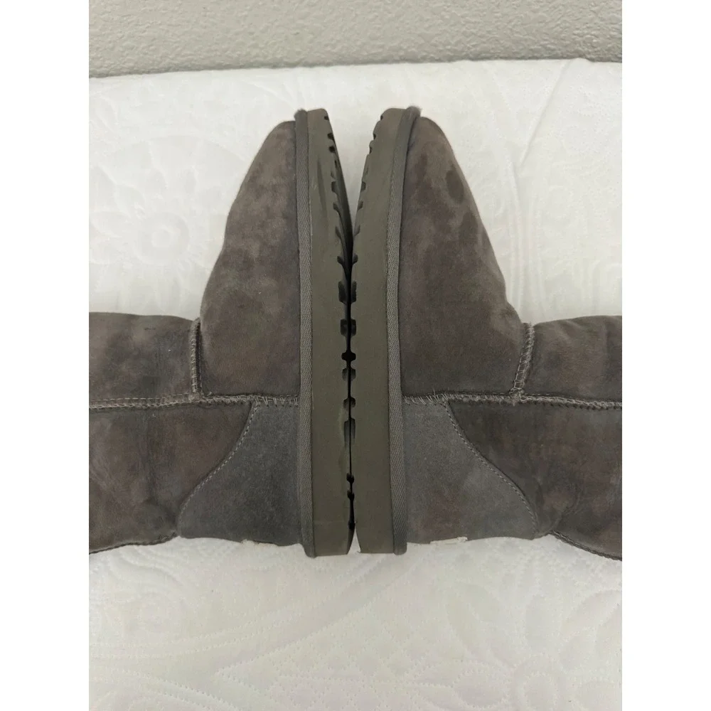 Ugg Classic Tall Boots Gray Suede Sheepskin Lined Size 7